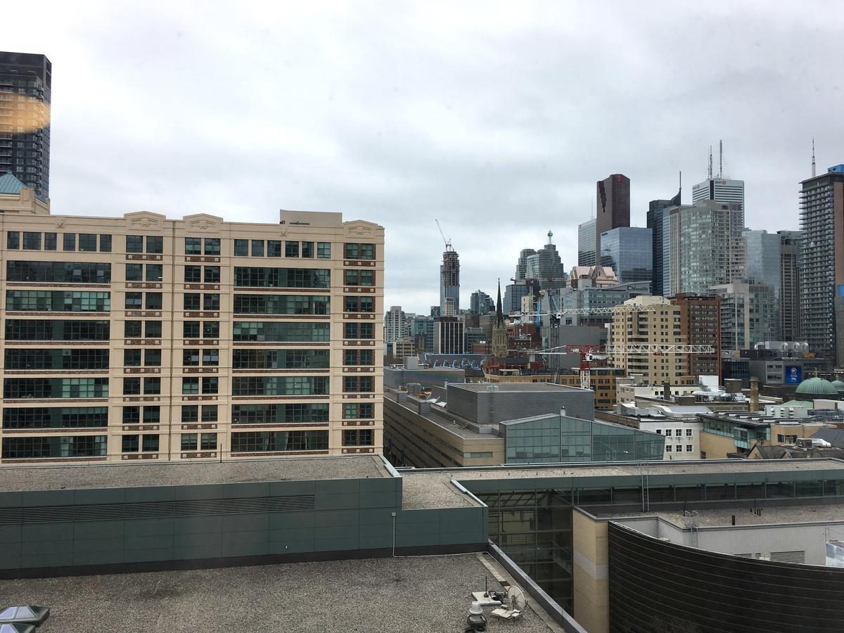 Toronto Metropolitan University- Pitman Hall Residence Buitenkant foto