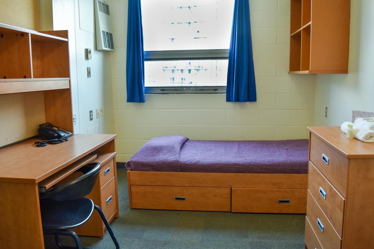 Toronto Metropolitan University- Pitman Hall Residence Buitenkant foto
